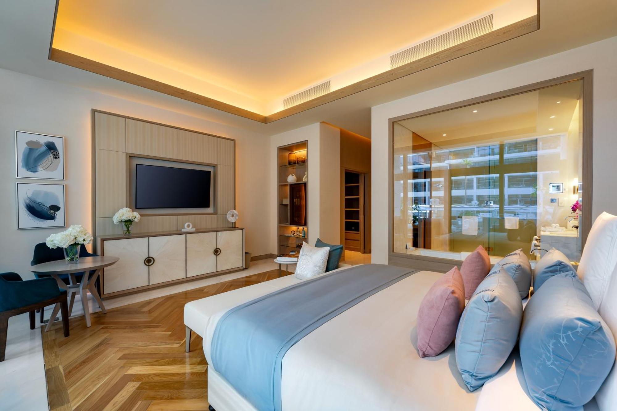 Five Luxe Hotel Дубай Екстериор снимка A bedroom at the hotel